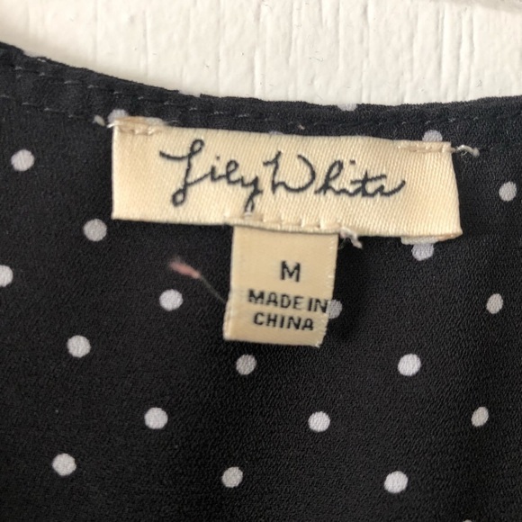 Lily White Women's Short Sleeve Black and White Polka Dot V-Neck Blouse 👚 - Picture 2 of 6